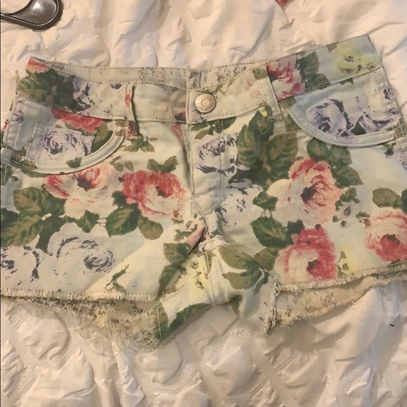 Shorts - Picture 2 of 2